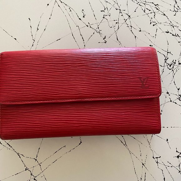 Authentic Louis Vuitton Epi Leather Long Wallet - Picture 2 of 6
